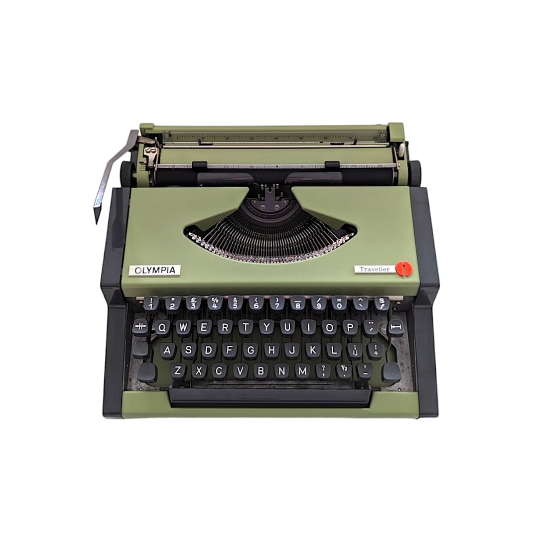 sale-vintage-olympia-traveller-typewriter-from-the-1960s-in-good