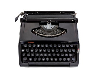 SALE!* Black Brother Deluxe 220 typewriter, a good working and vintage typewriter, a smaller ultraportable machine with qwerty.