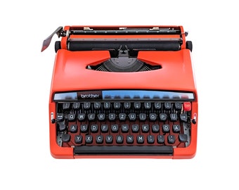 SALE!* Brother Deluxe 879 typewriter, a vintage manual and portable typewriter in working condition, 1960s typewriter, qwertz.