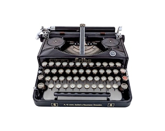 SALE!* Erika model 6 typewriter made in Germany in 1930s, a vintage typewriter, portable machine in good working condition, qwertz