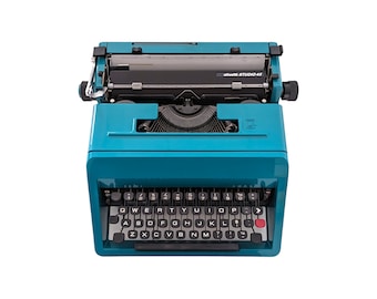 SALE!* Olivetti Studio 45 typewriter, 1960s vintage typewriter, portable, manual typewriter, original teal blue typewriter, qwerty