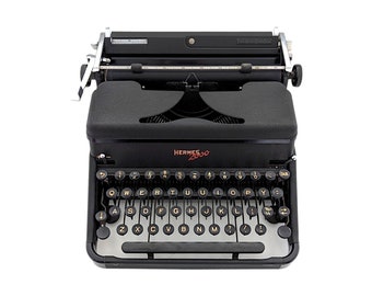 SALE!* Hermes 2000 Schreibmaschine, 1940er Jahre Vintage Schreibmaschine, tragbare manuelle Schreibtischschreibmaschine, schwarze Schreibmaschine, Qwertij, Holländische Tastatur.