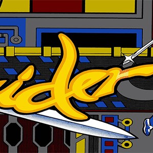 Peut inclure: Illustration de jeu d'arcade avec le mot "Scider" en jaune et un design d'épée. Un personnage en bleu et rouge attaque un robot. Le logo Capcom USA est en haut à gauche.