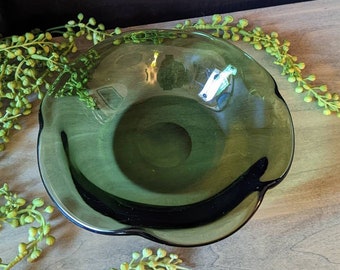 1970's Green Glass Wavy Bowl, Vintage Avocado Green Glass, Vintage Colored Glass