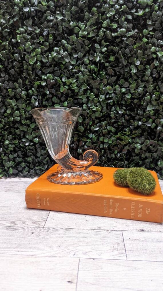 Jenetta Color Antique Clear Jenetta Glass Cornucopia Vase Antique Clear - Etsy