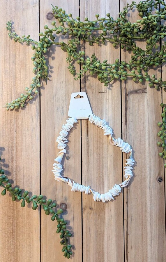 puka shell necklace 90s Gem