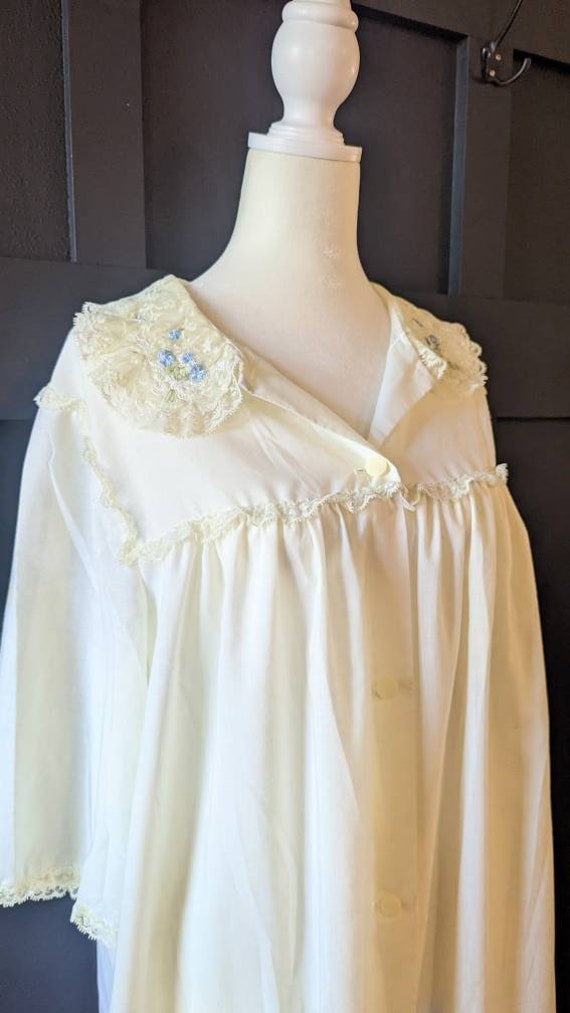 Vintage 1960's Pale Yellow Nightgown or Housecoat… - image 4