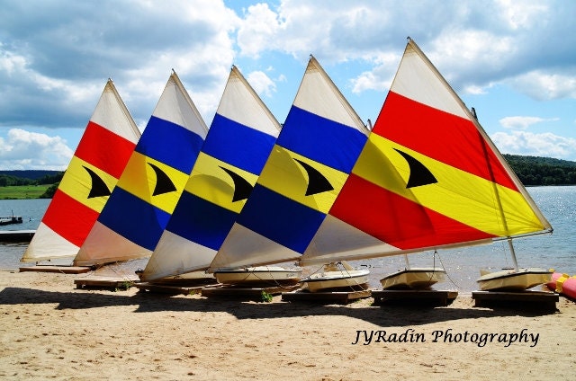 sail blue and chili red shadows