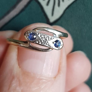 251Q art deco 18ct gold ring platinum sapphire diamond ring size L.5