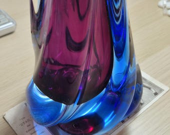 Abajur de mesa grande e raro em Murano, cor cranberry e azul, década de 1950.