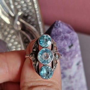 149B sterling silver Art Deco real blue spinel upfinger ring