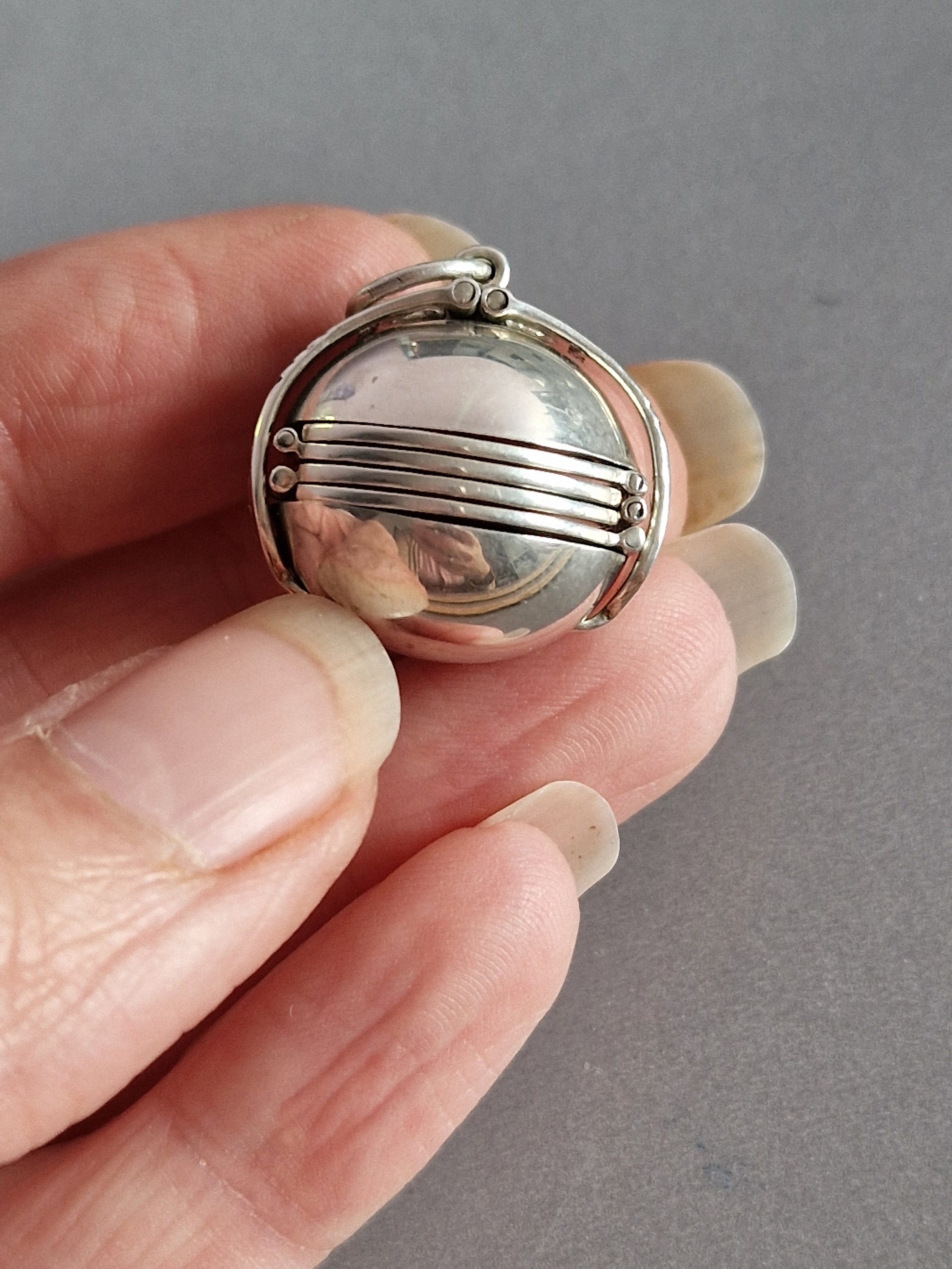 6 photo locket sale ball