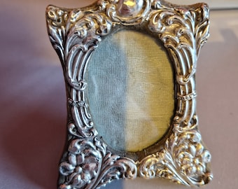 301C Victorian/ Art Nouveau 1900s sterling silver small photo frame