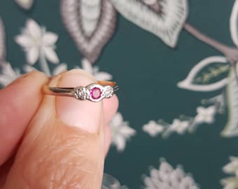 53Q gold 9ct gold and platinum art deco ruby diamond ring size M