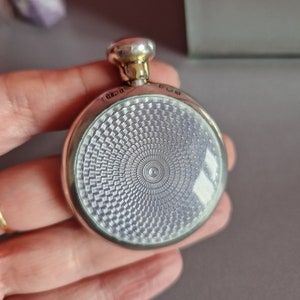 アンティーク スターリングシルバー ギョーシェエナメル 香水瓶 - 1919