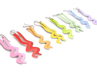 Pendientes colgantes en zigzag pastel – Aluminio y titanio hipoalergénicos