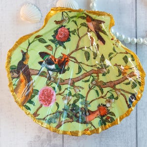 Floral Scallop Shell Trinket Dish: Green & Gold Jewelry Tray
