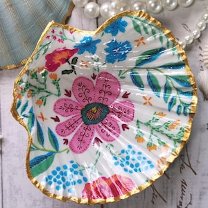 Floral Scallop Shell Trinket Dish: Gold Accent Jewelry Tray