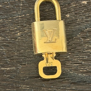 Louis Vuitton Key 323 - Etsy