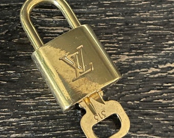 #323 Authentic LOUIS VUITTON Lock & Key set Padlock brass Unpolished LV