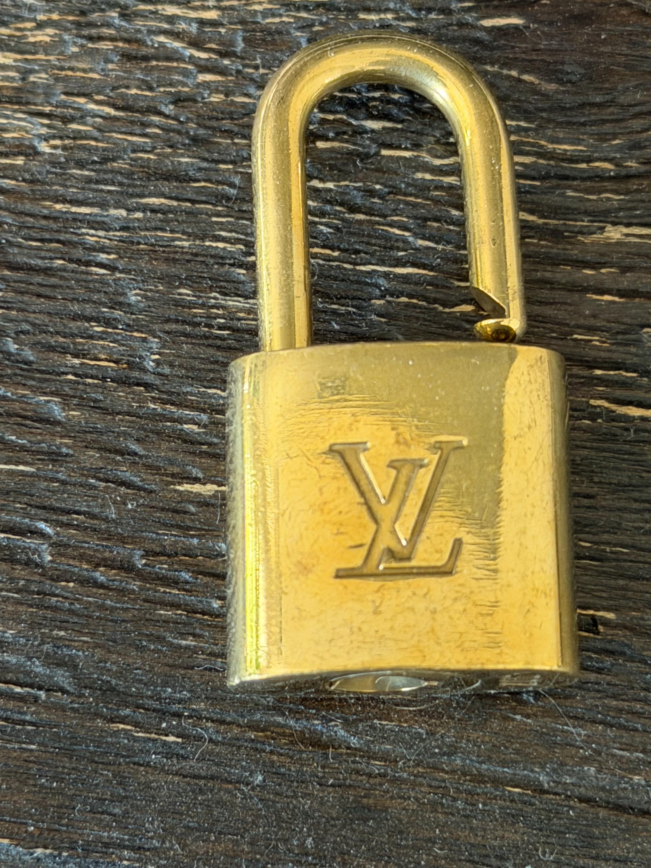 Louis vuitton padlock necklace - Etsy 日本