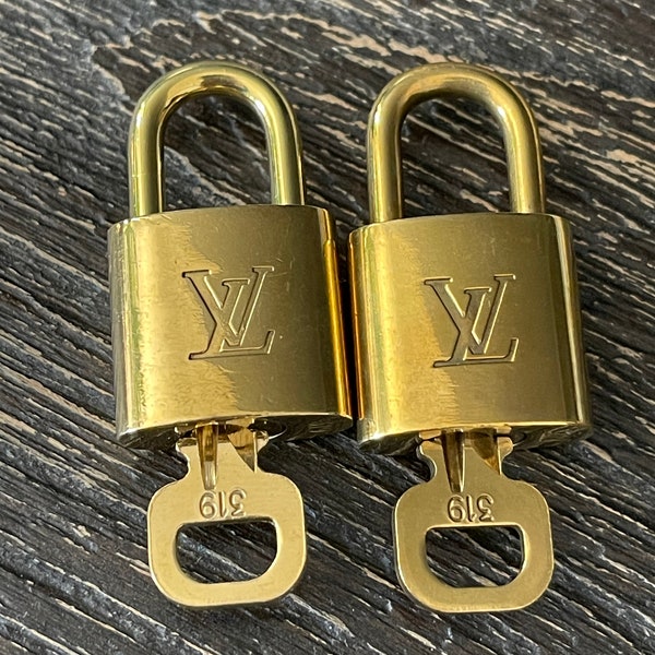 SL-183 Louis Vuitton padlock locks and keys #319 & 319 LV purse charm not polished
