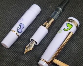 Pluma estilográfica MINI Dinosaur Hearts: única en su tipo