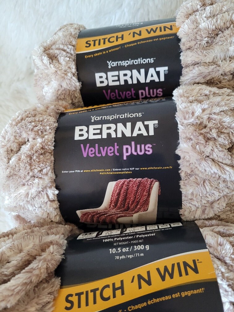 Bernat PlushBIG Yarn, Size: 8.8, Gold