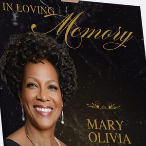 Puede incluir: Una tarjeta conmemorativa negra y dorada con una foto de una mujer. La tarjeta dice "En memoria cari&ntilde;osa Mary Olivia".
