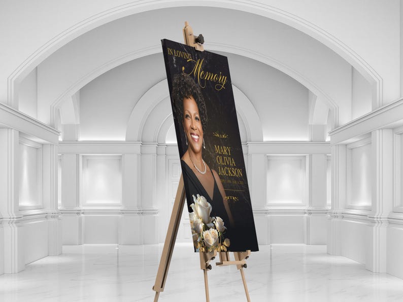 Puede incluir: Un cartel conmemorativo f&uacute;nebre negro y dorado con una foto de una mujer y el texto "En memoria cari&ntilde;osa Mary Olivia Jackson".