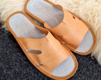 Men's Handmade Open Toe Mule Slippers Genuine Natural Leather Slip on Slippers Outdoor Indoor Sliders Casual Real Leather Slippers Sandals