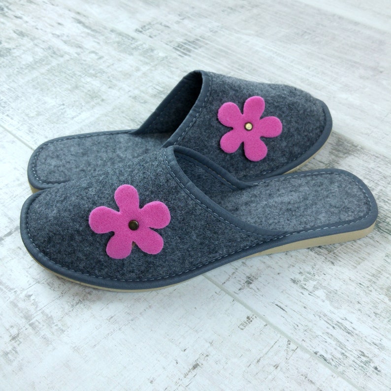 Ladies Women's Girls Pink Flower Grey Felt Mule Slippers Birthday Gift Present for Her I Home Bed Guests Travel image 6