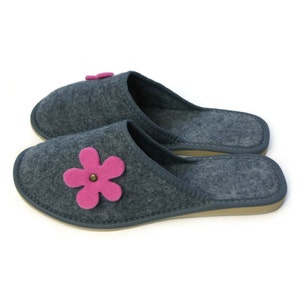 Ladies Women's Girls Pink Flower Grey Felt Mule Slippers Birthday Gift Present for Her I Home Bed Guests Travel image 1