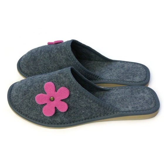 ladies pink mule slippers