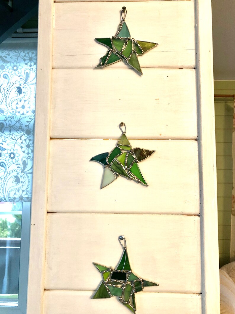 Star snowflake decoration ornament Window or wall hanging Custom Stained glass Green suncatcher Gift for mom 5 point star garden decor