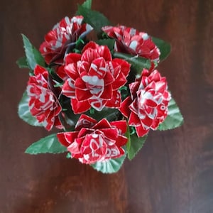 Bouquet of Aluminum Can Rose Flowers, Coca Cola, Mother&#39;s Day, Valentine&#39;s, Christmas Gift Idea. Upcycled, handmade, unique, garden art.