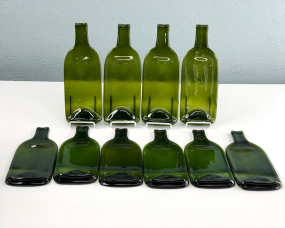Lot de 10 bouteilles de vin en verre vert imparfait plateau à