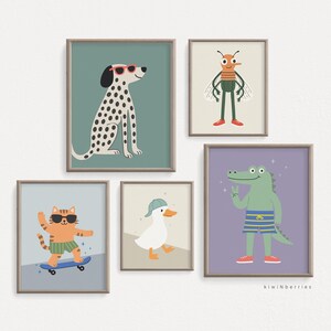 Set di stampe da parete con animali giocosi per bambini, download digitale, stampe divertenti per la cameretta dei bambini, poster di simpatici animali dei cartoni animati, colori moderni e audaci, stanza massimalista