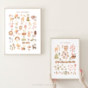 Peut inclure: Deux affiches imprimables pour l'&eacute;ducation des enfants. La premi&egrave;re affiche pr&eacute;sente l'alphabet avec des illustrations d'animaux et d'objets pour chaque lettre. La deuxi&egrave;me affiche pr&eacute;sente les nombres de 1 &agrave; 10 avec des illustrations d'animaux et d'objets pour chaque nombre. Les deux affiches ont un fond brun clair avec des accents roses et verts.