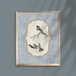 Dibujo de pájaro vintage, decoración kitsch, póster azul francés, dos pájaros imprimibles, patrón floral de granja, impresión de ilustración de pájaro