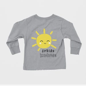 Diffondi gentilezza SVG, disegni SVG inclusivi, file tagliati, strati, sole giallo SVG, sii gentile, clipart sole Png Dxf, design maglietta, divertimento fantastico