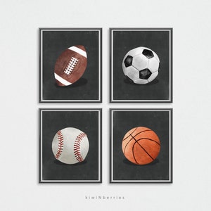 Set von 4 Sport Bälle Druck, druckbare Jungen Zimmer Dekor, schwarz dunkel digitale Kunst, Sport druckbare Wandkunst, Basketball Fußball Fußball Baseball