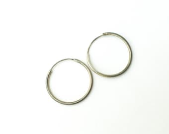 Oxidized Silver Unlimited Vintage Sterling Silver Endless Hoop Earrings with Thin Hinged Earwire- 3/4 Inch Diameter- Signed SU