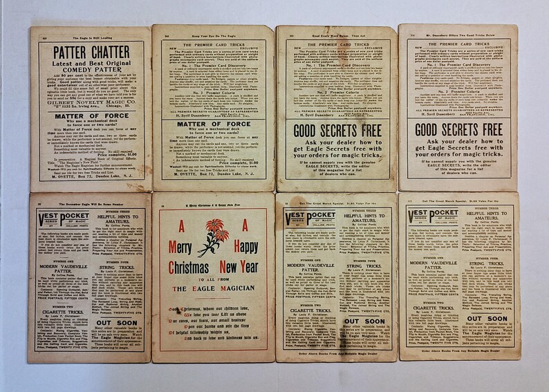 Puede incluir: Ocho p&aacute;ginas de papel vintage de una revista de magia dispuestas en dos filas. Las p&aacute;ginas presentan texto impreso en negro, anuncios de trucos de magia y una p&aacute;gina central con texto en rojo y negro que dice Feliz Navidad y A&ntilde;o Nuevo.