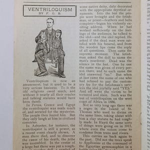 Puede incluir: Una p&aacute;gina de libro antigua titulada Ventriloquism por F. O. B. con un dibujo lineal en blanco y negro de un ventr&iacute;locuo sentado en una silla con dos marionetas en su regazo. El texto analiza la historia de la ventriloqu&iacute;a en varias culturas.