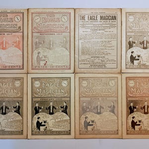 Puede incluir: Ocho n&uacute;meros antiguos de la revista The Eagle Magician de 1917 y 1918. Cada portada presenta ilustraciones de magos realizando trucos, el t&iacute;tulo y un precio de 10 centavos. La colecci&oacute;n incluye varias ediciones mensuales.