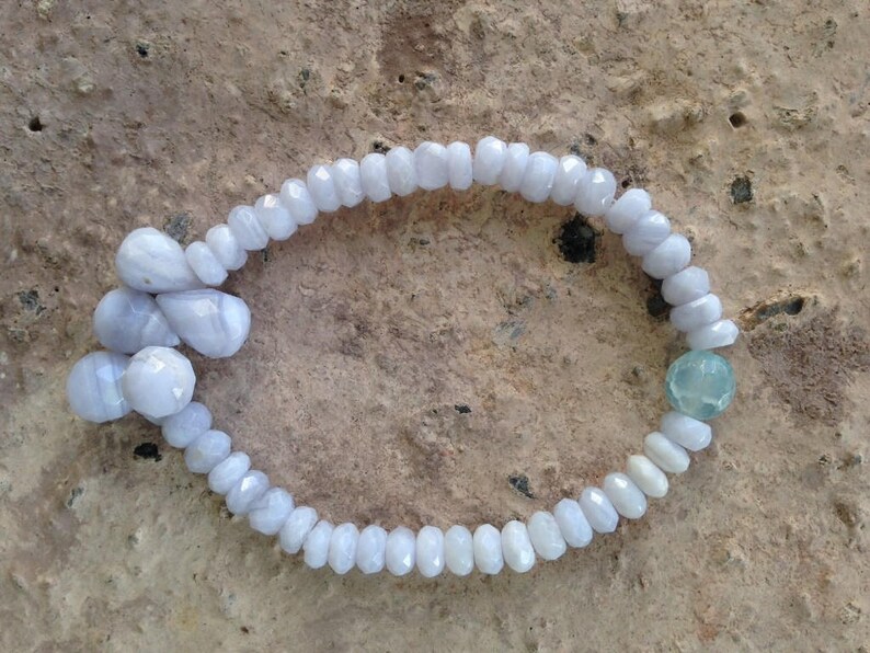 Blue Lace Agate Dew Dropplet stretch Bracelet