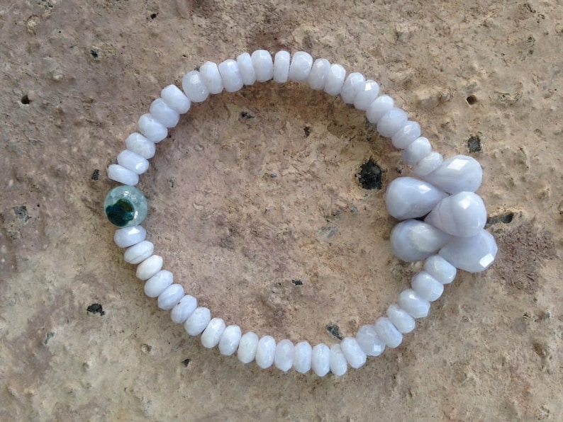 Blue Lace Agate Dew Dropplet stretch Bracelet