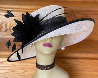 L17( Off-White/Black)Kentucky Derby hat, Church hat, Wedding hat, Easter hat, Tea Party Royal Ascot with feather flower Med Brim Sinamay Hat