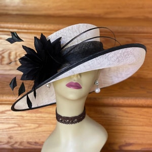 L17( Off-White/Black)Kentucky Derby hat, Church hat, Wedding hat, Easter hat, Tea Party Royal Ascot with feather flower Med Brim Sinamay Hat